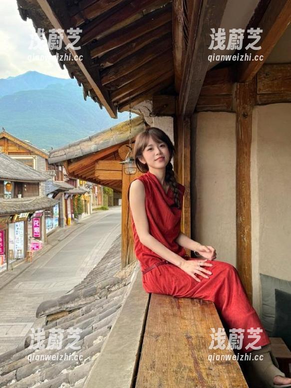 来了51吃瓜花店，地址逼近，但我心思却飞到花香那边去了……