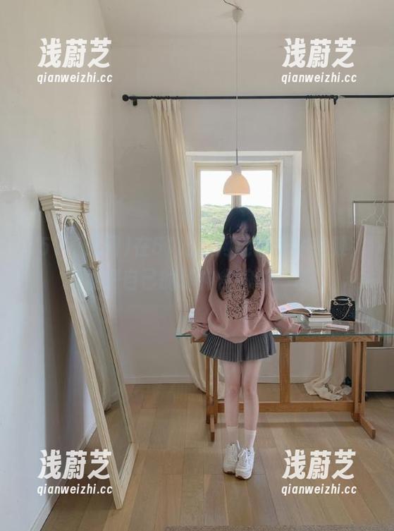 51吃瓜网 在51吃瓜网地址页翻视频,顺便把自己的精神食粮填一填。