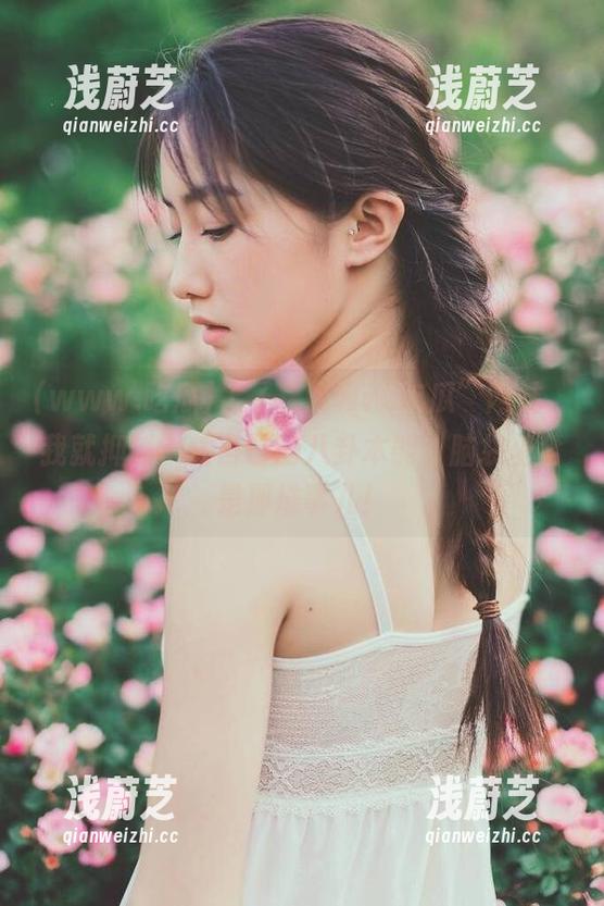 上了“www.吃瓜”网站，我就抑制不住自己的八卦本能，脑袋里全是那堆事儿！