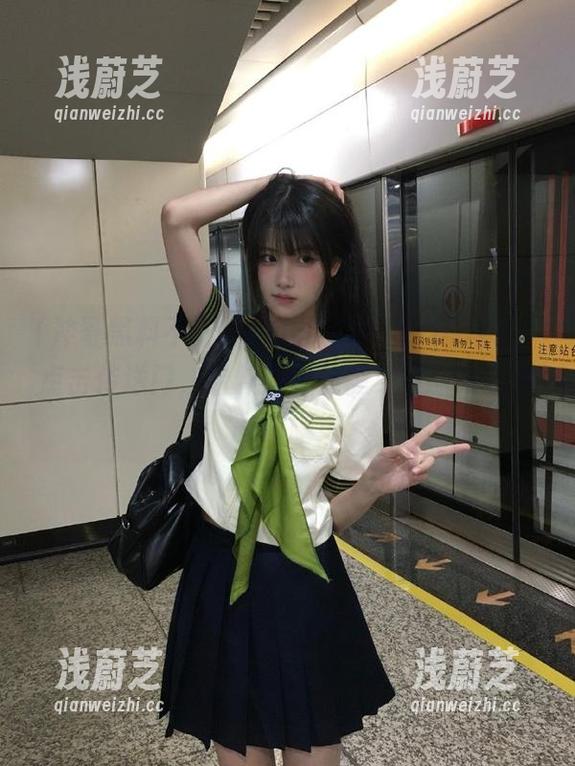 冲哥黑料不打烊app，点击传送门，看八卦也能健身——攒人品敲背呗！