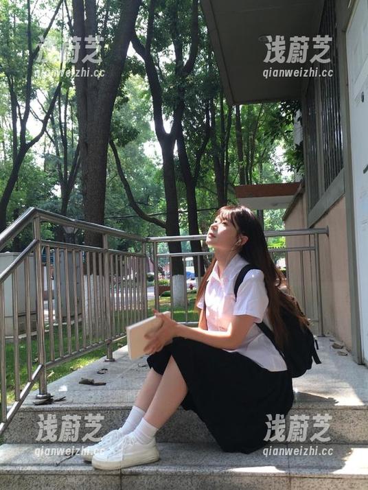吃瓜网站 在吃瓜网站上游荡,总是想着视频下载的事,一直没头绪