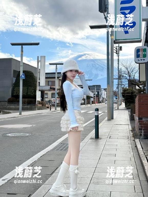“我要吃瓜网”里的校园黑料，感受到了青春的隐秘与张狂。