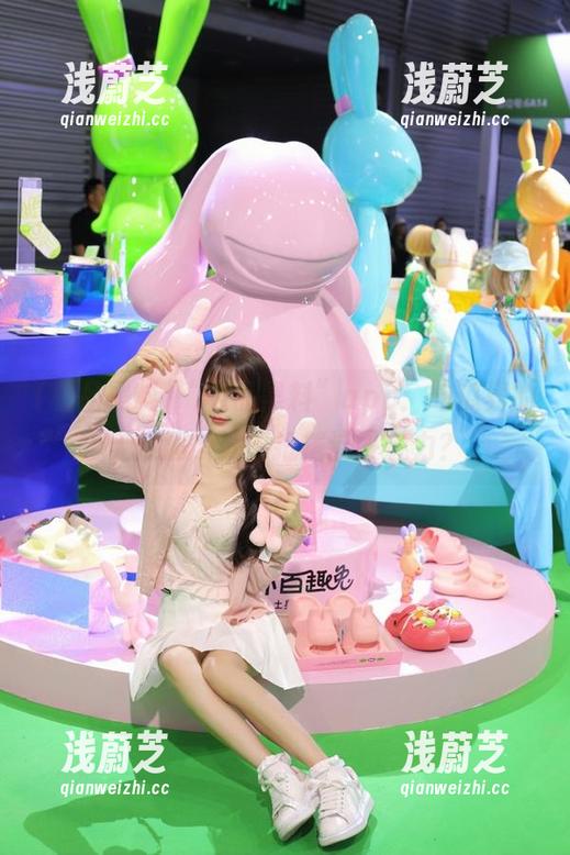 “极品黑料”app：吃瓜界的无底洞，谁能抵挡这股魅力？