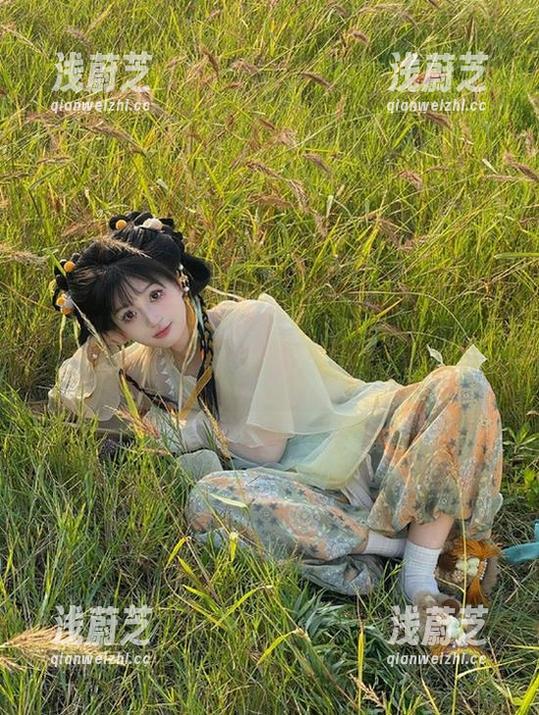 在“黑料正能量hl”官网，看见各种另一面的生活